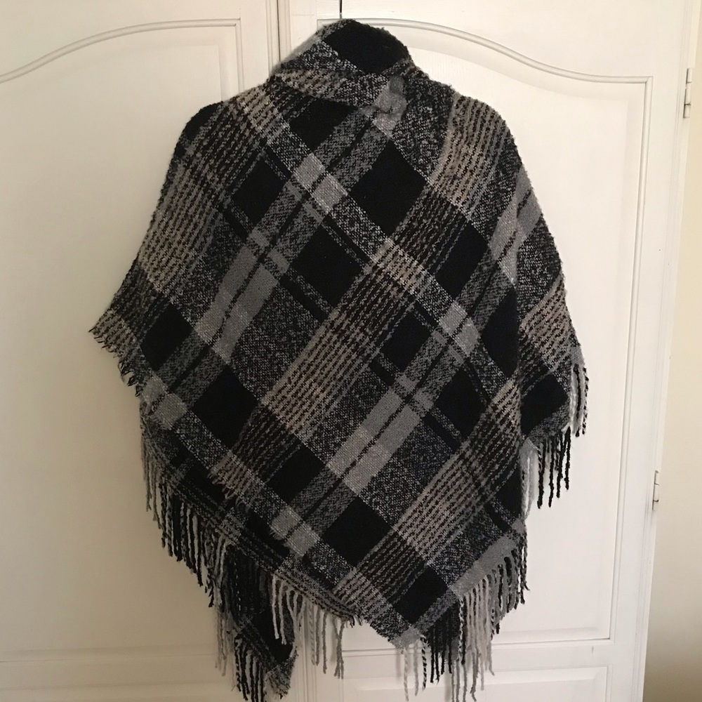Apt.9 Poncho - Picture 3 of 3